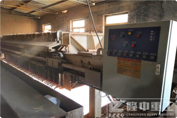 廂式壓濾機出現(xiàn)油管滲油原因分析