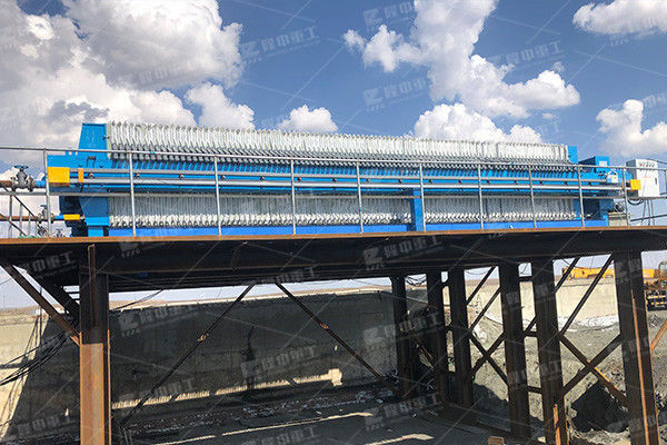 污泥壓濾機(jī)出料渾濁怎么辦？四招可以很好的解決這個(gè)問題